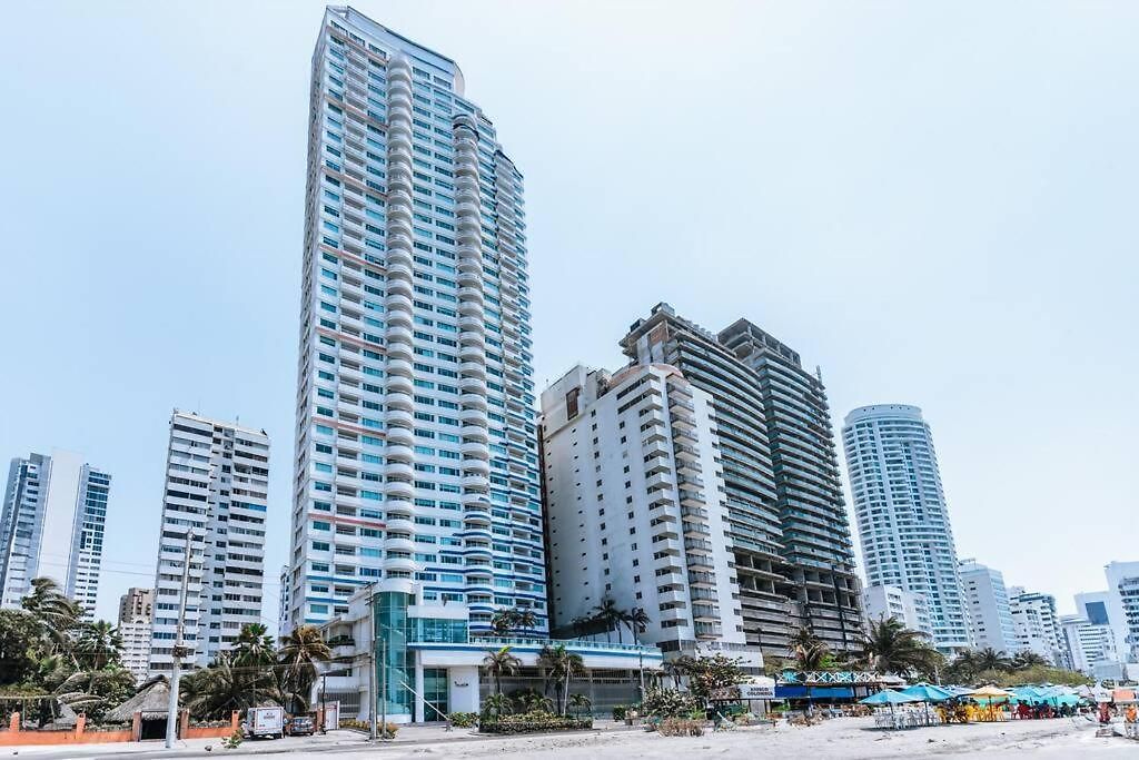 Apartment Paradise Sleeps 7 *