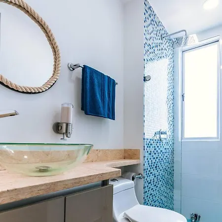 Paradise Sleeps 7 Apartment *