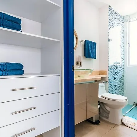 Paradise Sleeps 7 *
